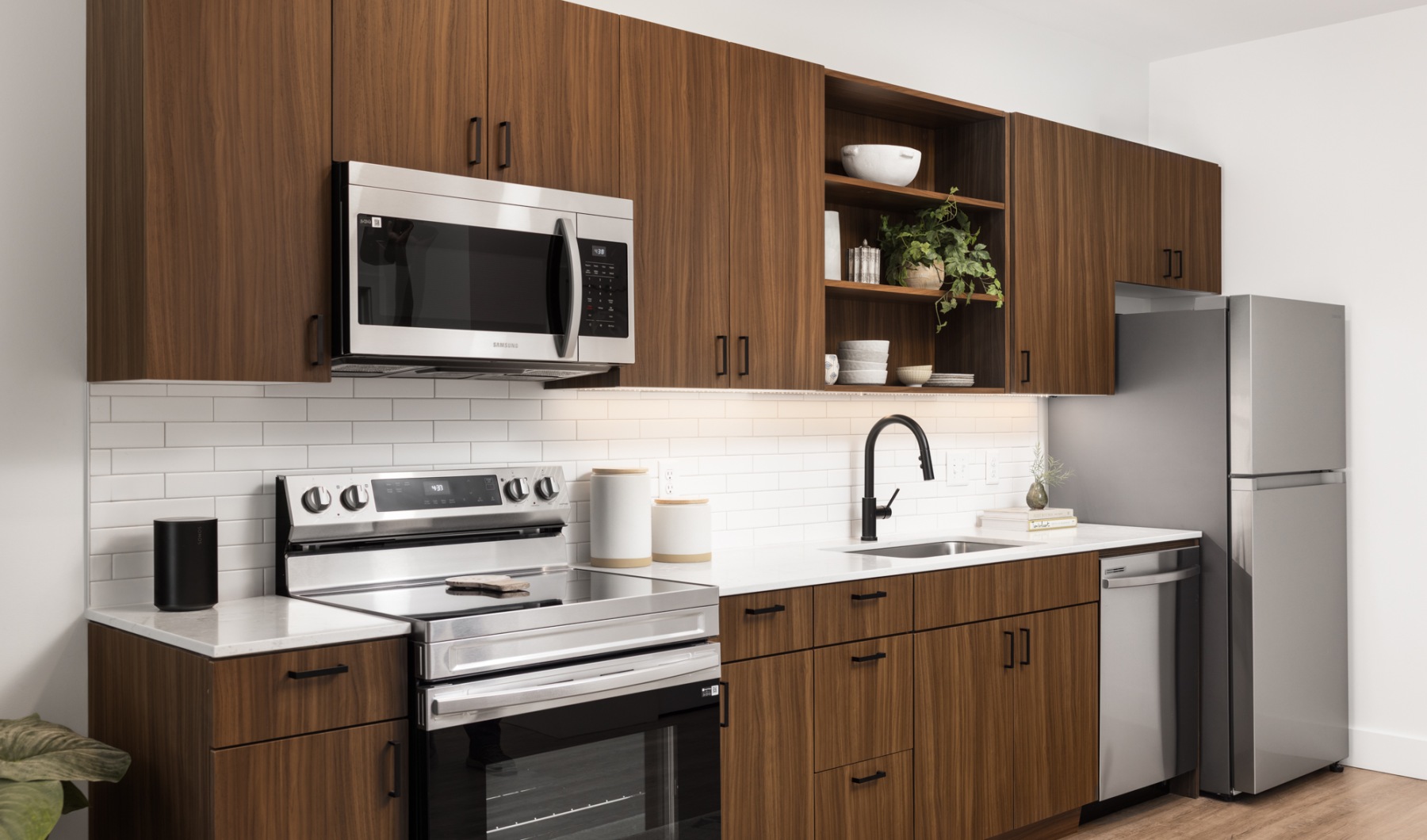 kitchen with backsplash andundercabinet lighting kitchen with backsplash andundercabinet lighting
